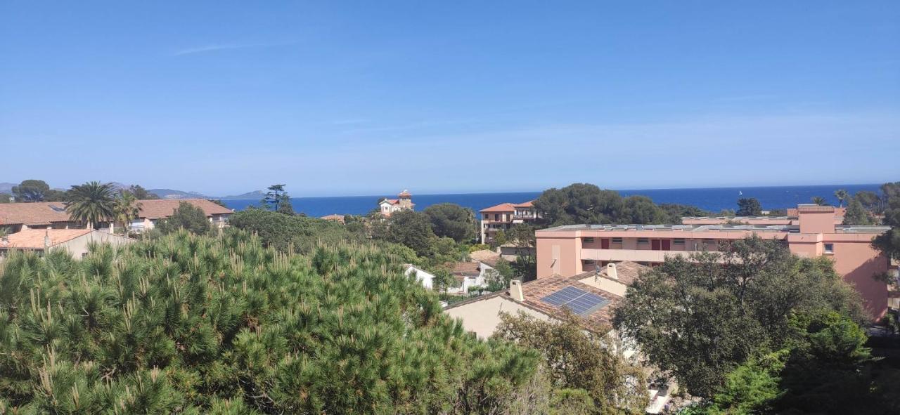 Appartement Lumineux Vue Mer Frejus Bagian luar foto