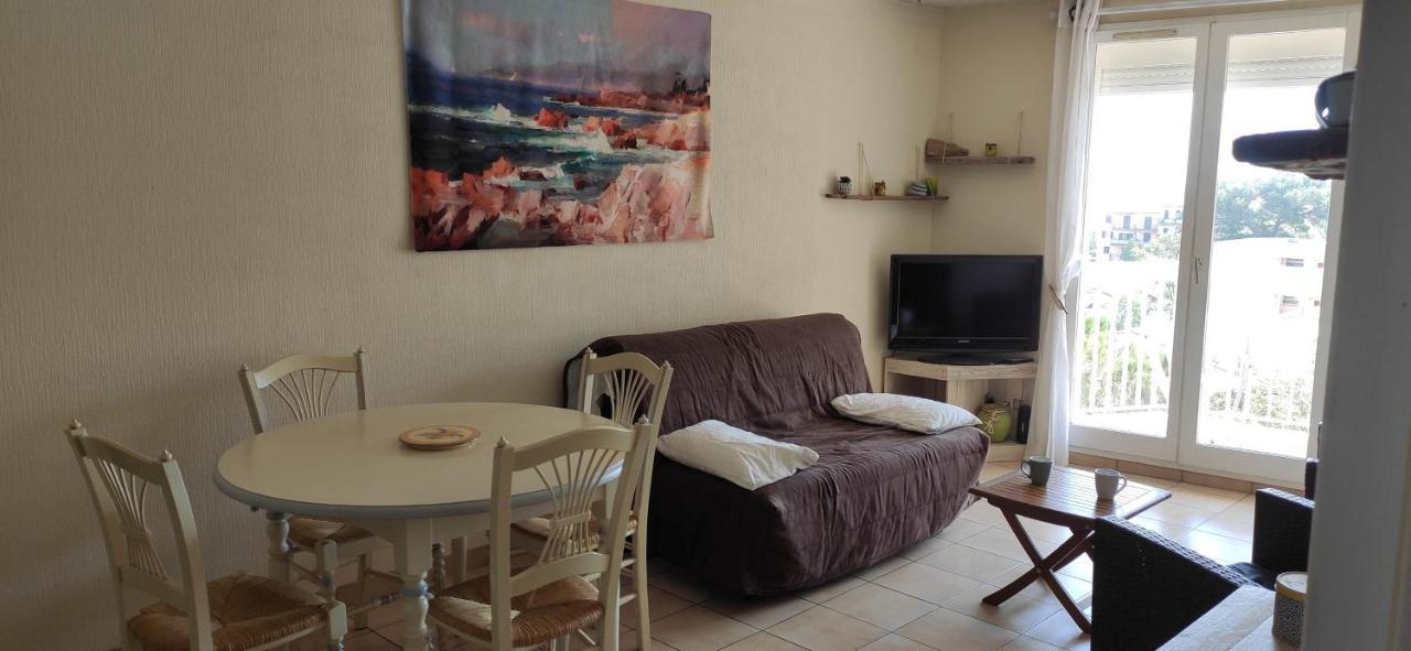 Appartement Lumineux Vue Mer Frejus Bagian luar foto